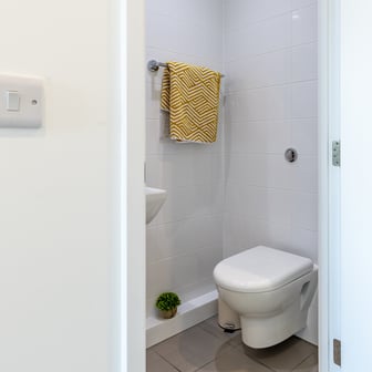 Gold Skyline En Suite - Image 7